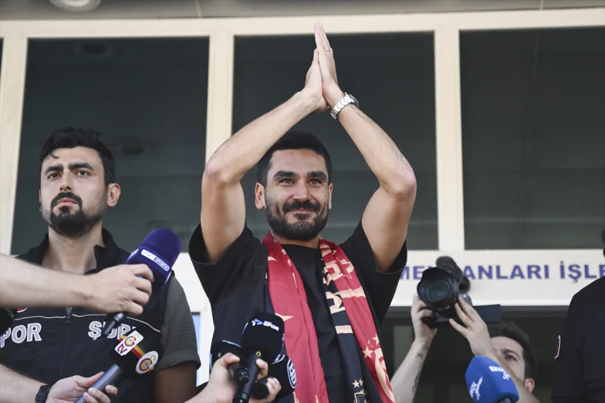 Taraftar Metrosunda ‘Gündoğan Etkisi’: Taraftar Grubu Coşkulu Karşıladı
