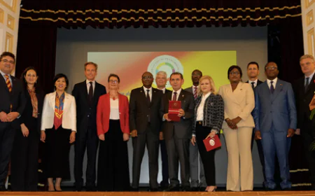 Başkanımız Dursun Aydın Özbek, 2025 Frankofon Şahsiyeti Ödülü’nün Sahibi Oldu