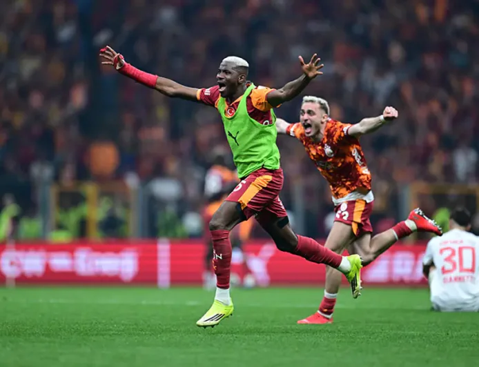 Galatasaray’dan Osimhen Kararı! Rekor Teklif Gelmezse Satılmayacak